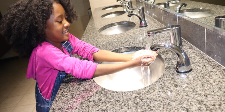 Cleaner and greener kids thanks to eco hand dryers