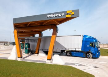 Renault Trucks maps public charging hubs for electric trucks across Europe