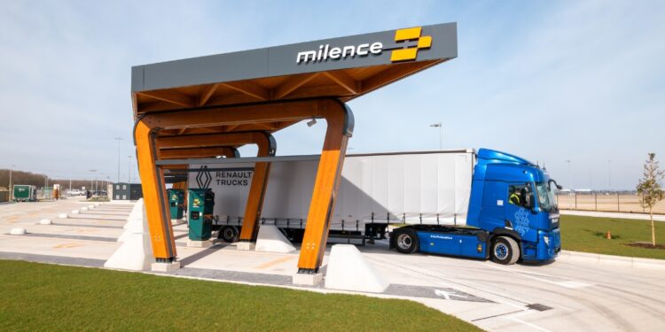 Renault Trucks maps public charging hubs for electric trucks across Europe