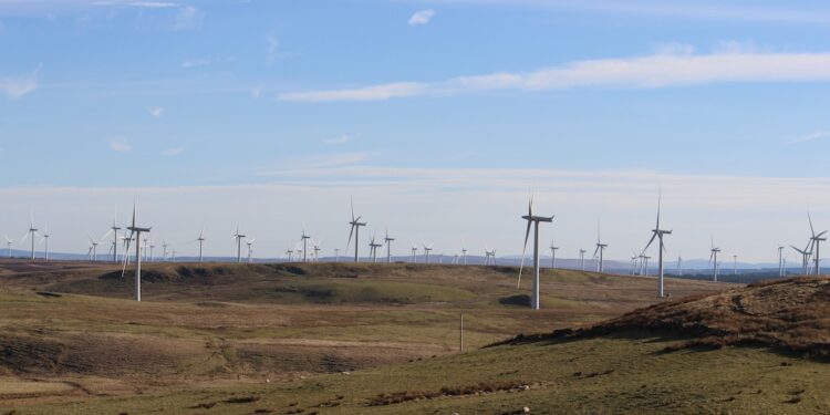 New pilot to boost community access to wind farm leases in Scotland