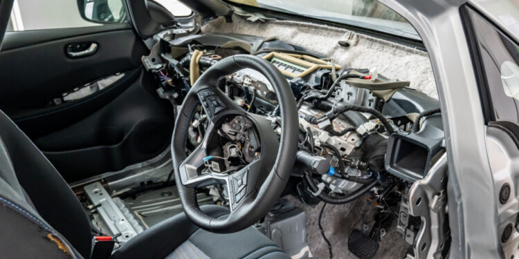 Labour backs British EV supply chain with £2.5bn