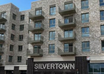 Silvertown’s residents switch on London’s low carbon neighbourhood