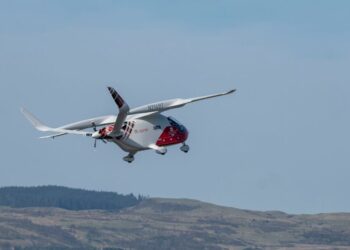 UK’s first electric flights begin as Royal Mail goes zero-emission