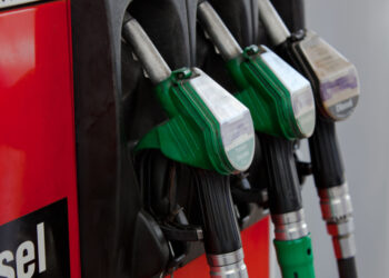 Don’t use oil price chaos to hike prices says Miliband