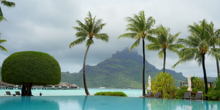 Britain offers Pacific Islanders £14m to tackle climate change