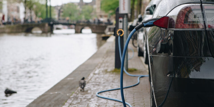 Electric vehicle surge in Netherlands accelerates transport decarbonisation