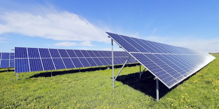Government greenlights UK’s largest solar energy farm