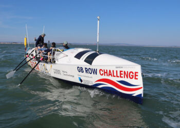 Rowers combine endurance challenge with vital ocean sustainability research