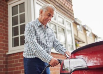 EV drivers can plug in and get paid