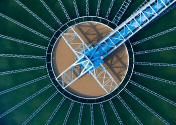 Solar wastewater system that reduces emissions