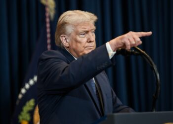 Trump abandons offshore wind project